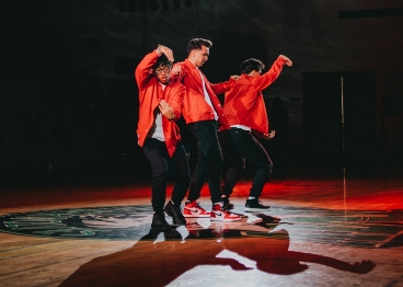 Danseurs en rouge